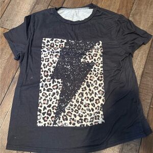 Emery Rose Lightening Bolt Shirt Size Large